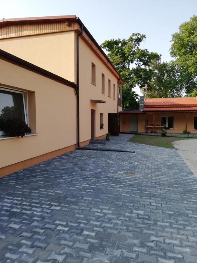 Uroczysko Olesnica Bed & Breakfast Chodziez Exterior photo