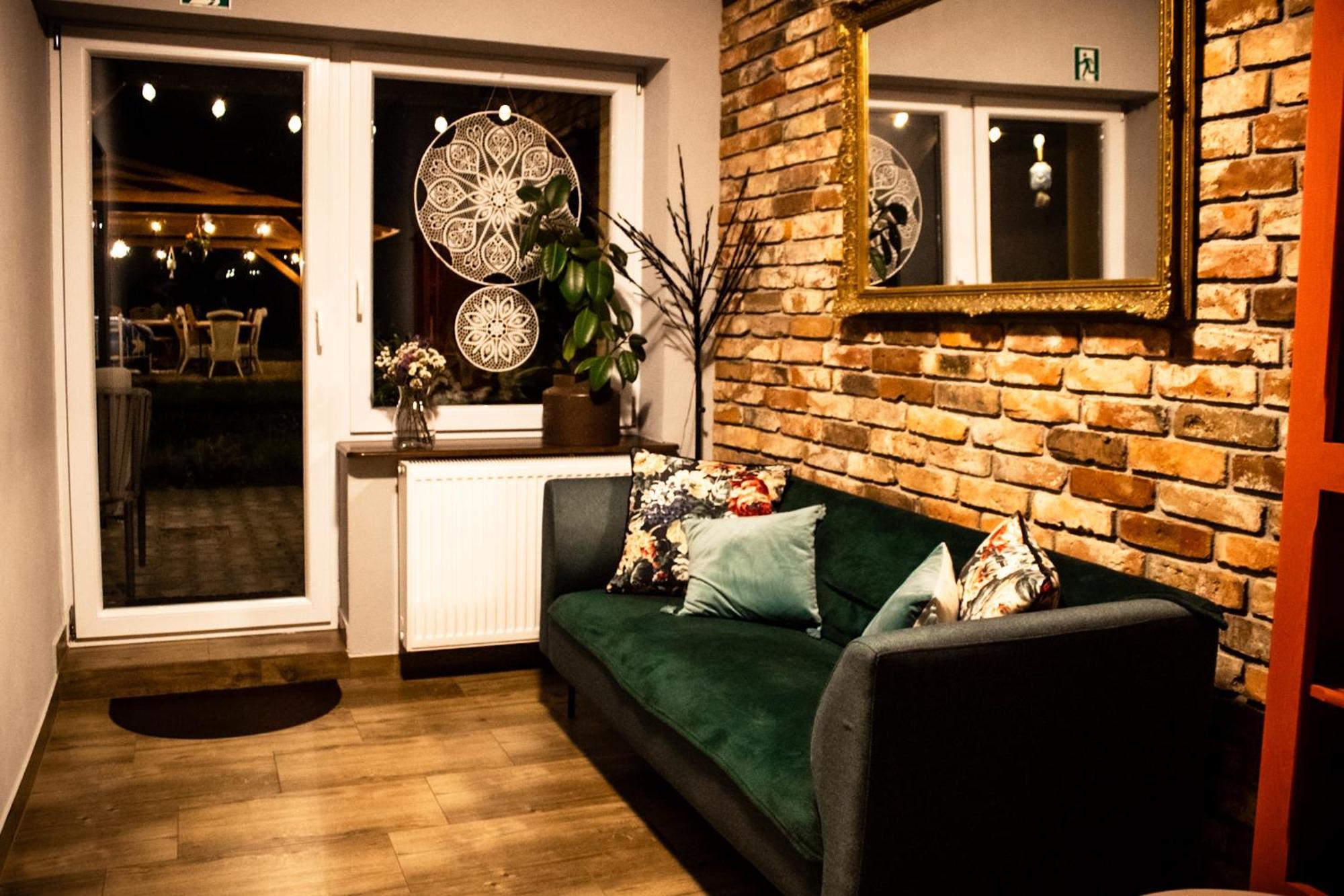 Uroczysko Olesnica Bed & Breakfast Chodziez Exterior photo